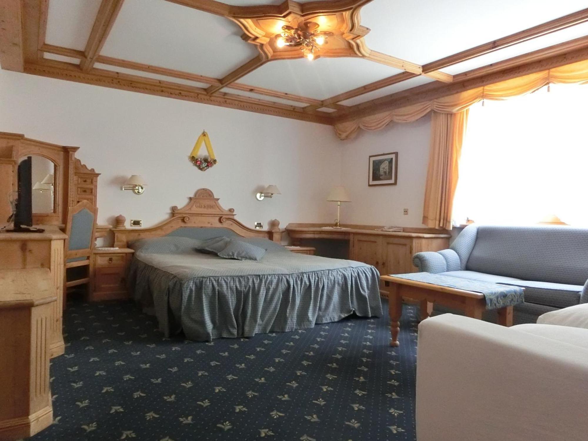 Aparthotel Garni Criss Colfosco Esterno foto