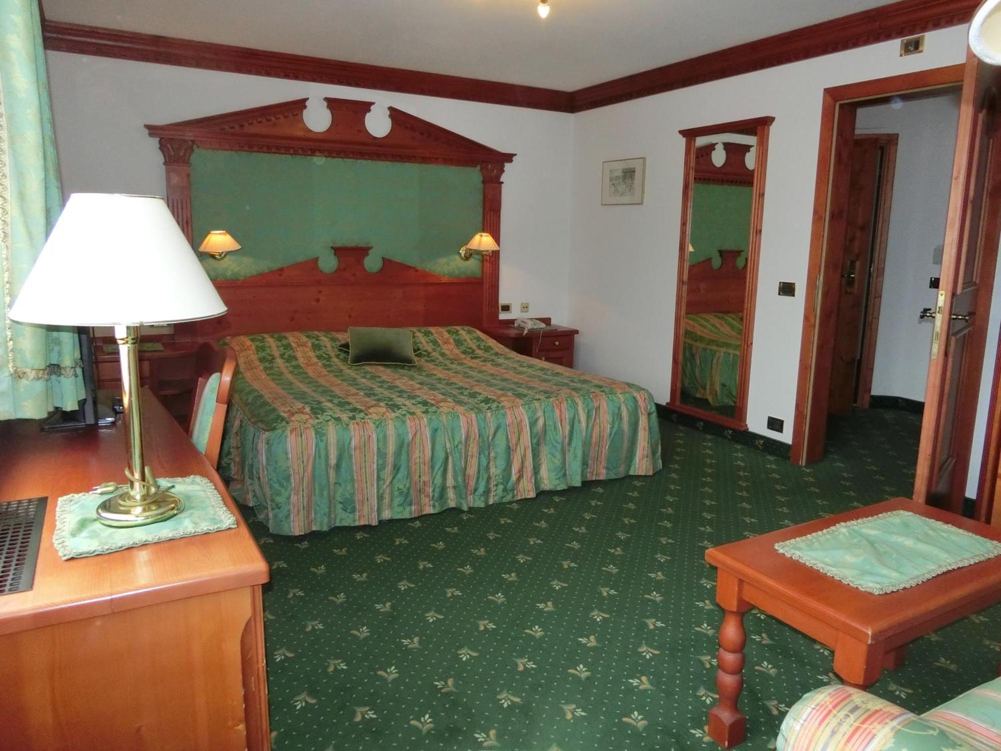 Aparthotel Garni Criss Colfosco Esterno foto