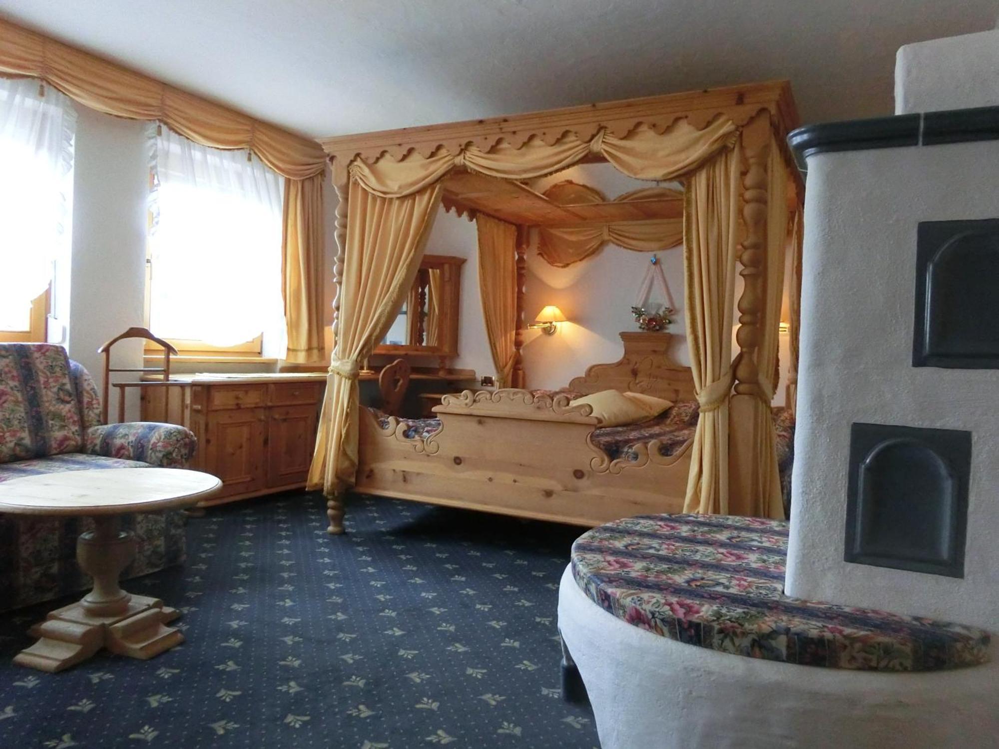 Aparthotel Garni Criss Colfosco Esterno foto