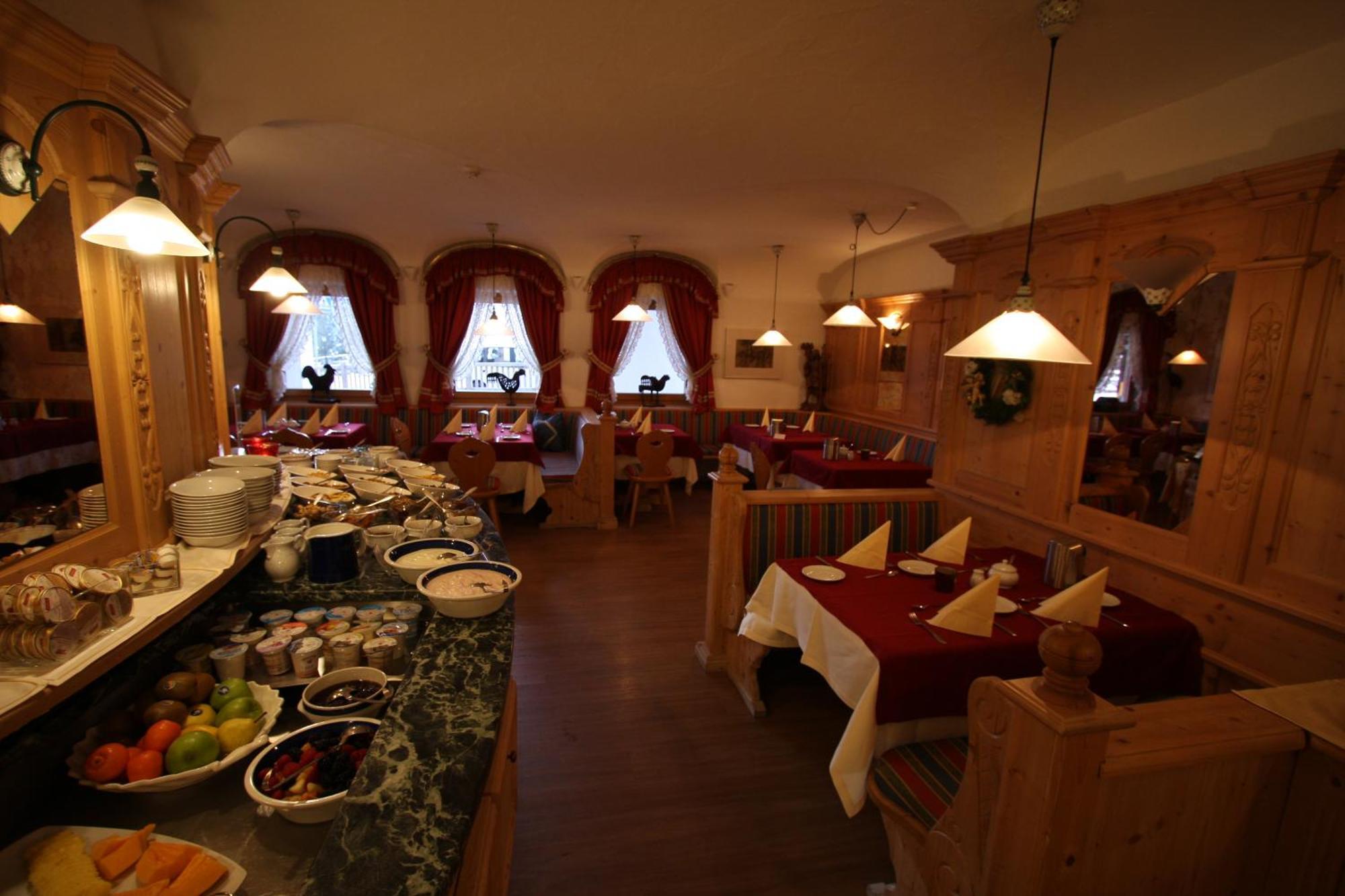Aparthotel Garni Criss Colfosco Esterno foto