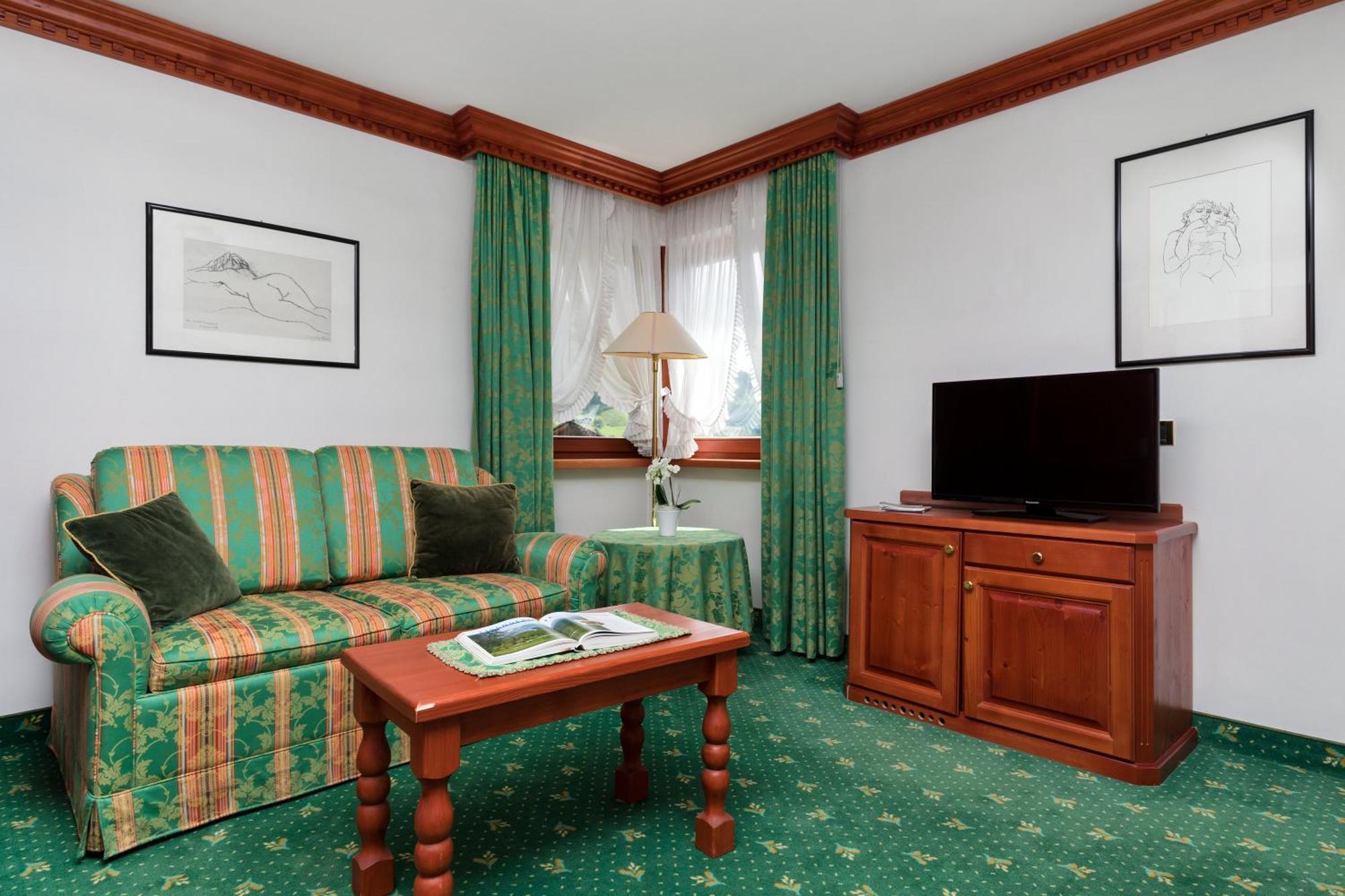 Aparthotel Garni Criss Colfosco Esterno foto