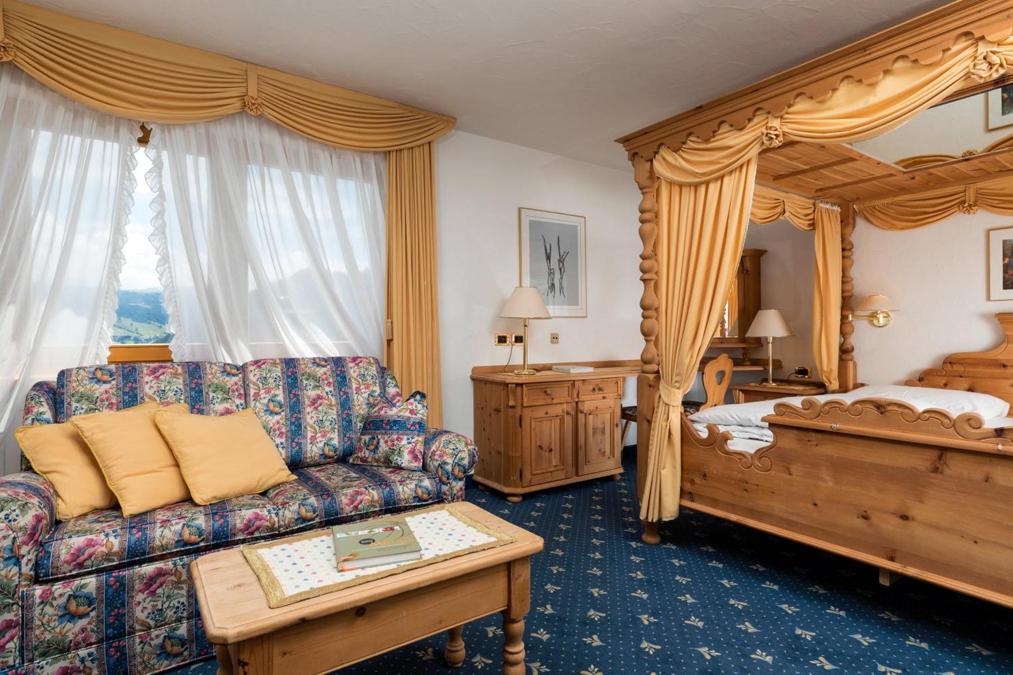 Aparthotel Garni Criss Colfosco Esterno foto