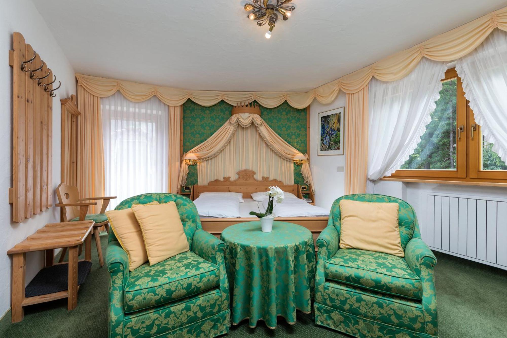 Aparthotel Garni Criss Colfosco Esterno foto